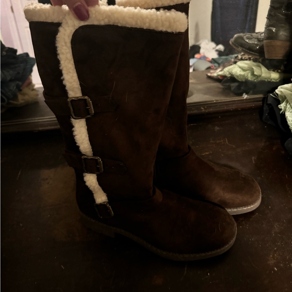 Brown Suede Boots with Shearling Lining